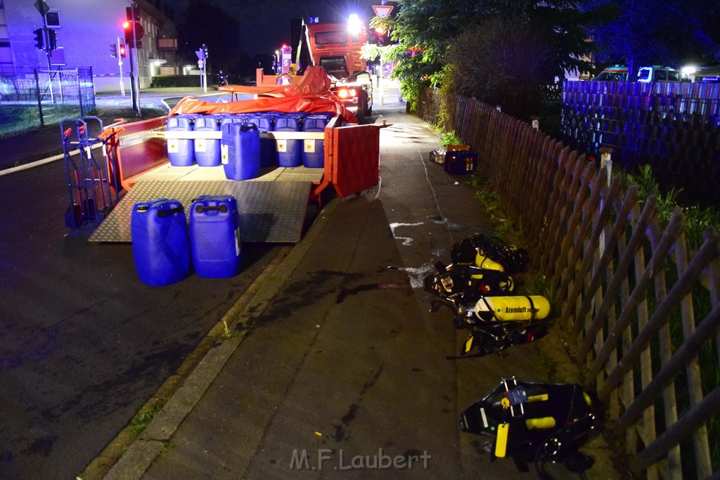 Grossfeuer Einfamilienhaus Siegburg Muehlengrabenstr P0351.JPG - Miklos Laubert